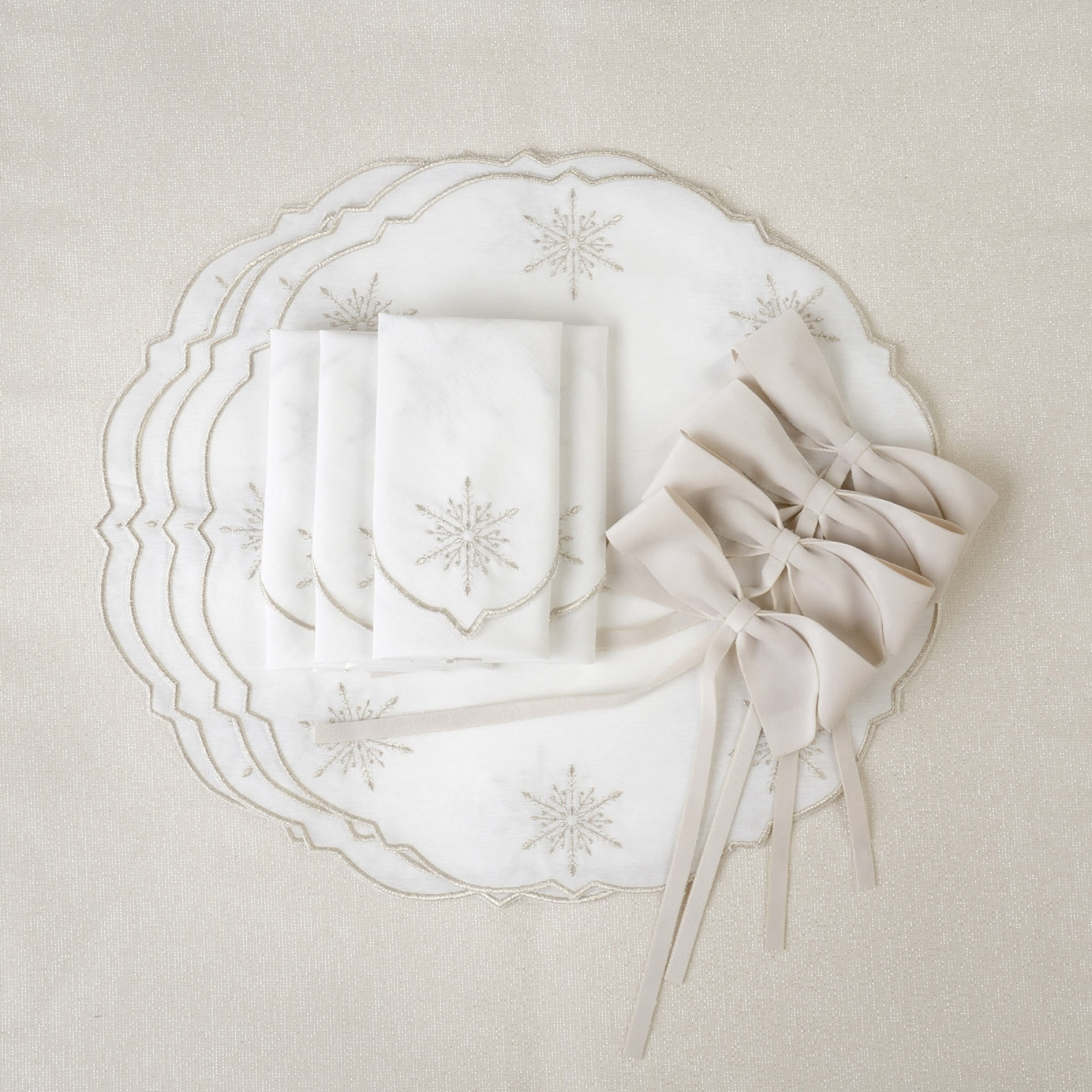 Zestaw 6 szt. aksamitnych kokardek Alabaster Bows