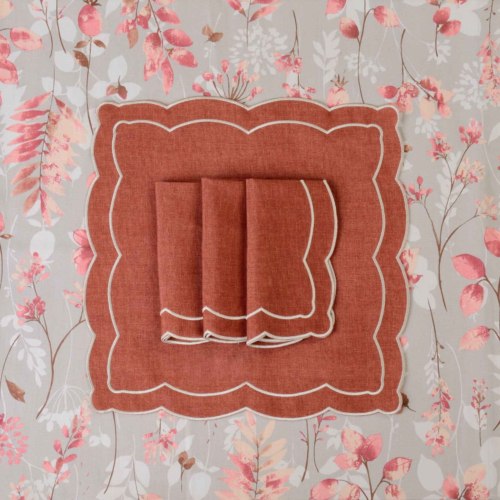 Zestaw 6 szt. haftowanych serwetek Rust Onde