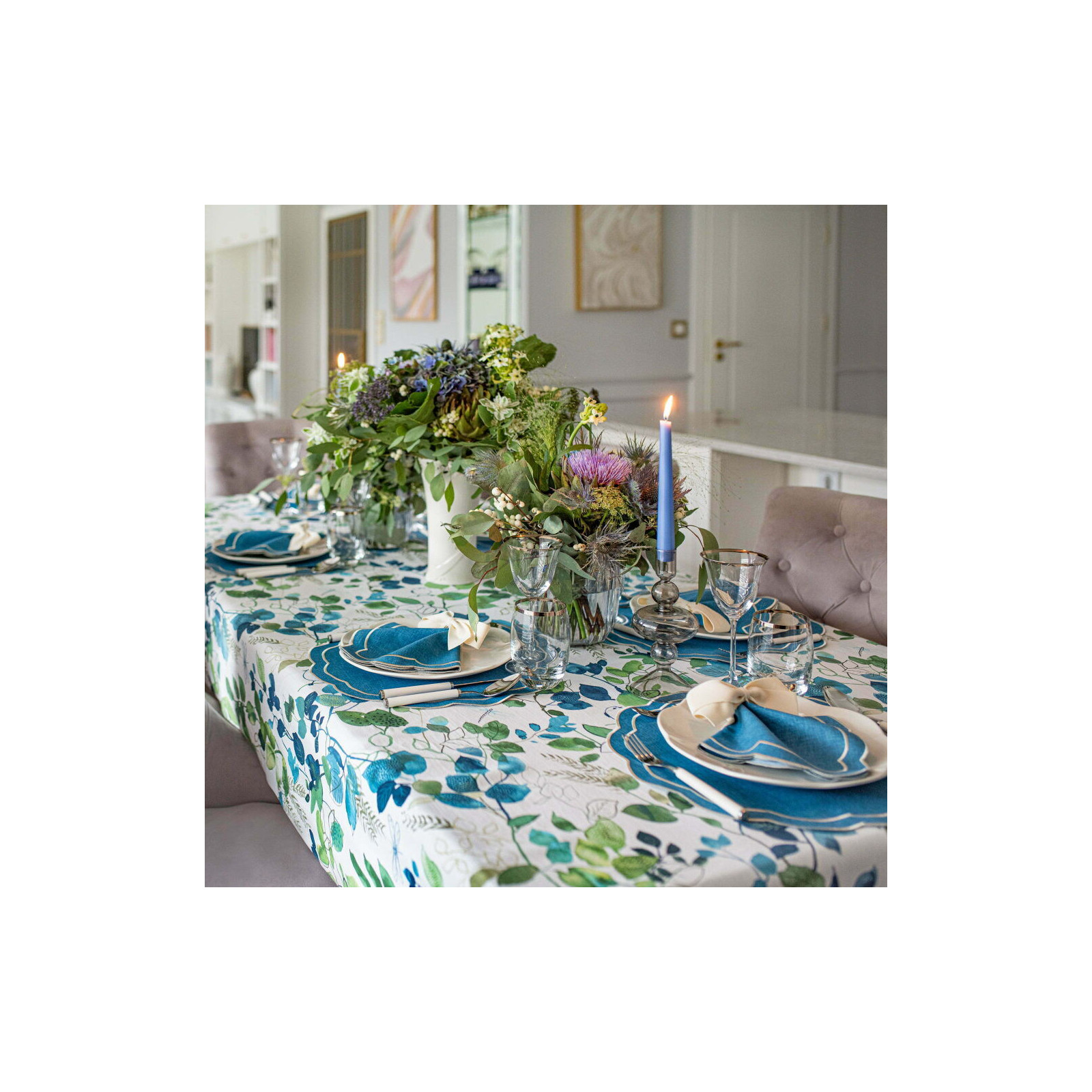 Zestaw 6 szt. haftowanych serwetek Blue Petali