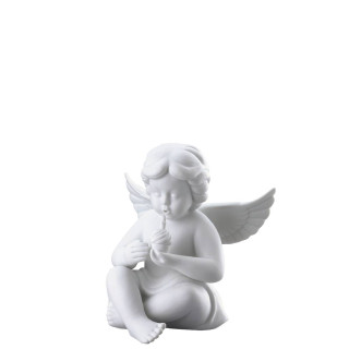 Anioł mały z tortem urodzinowym