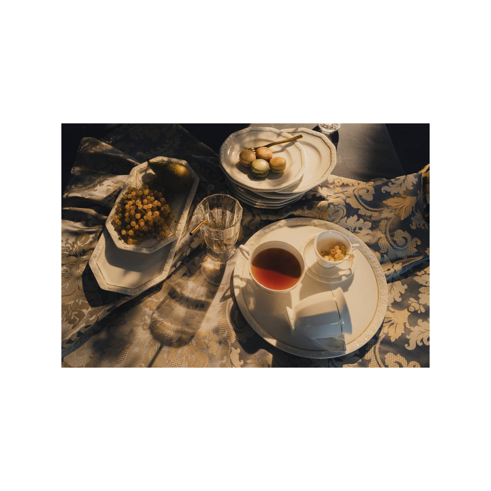 Taca na cukiernicę i mlecznik 27 cm Maria Goldlinie