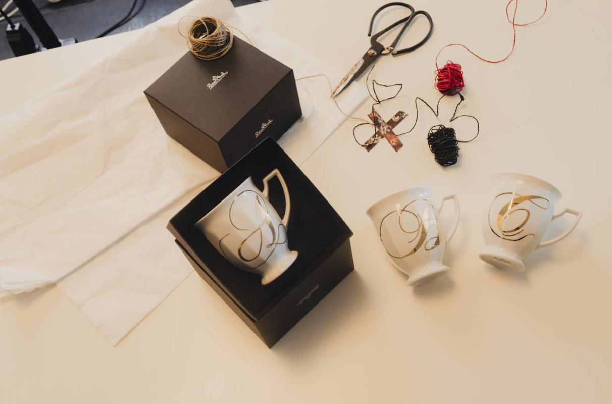 Kubek mały Maria Biała alfabet ,,W"