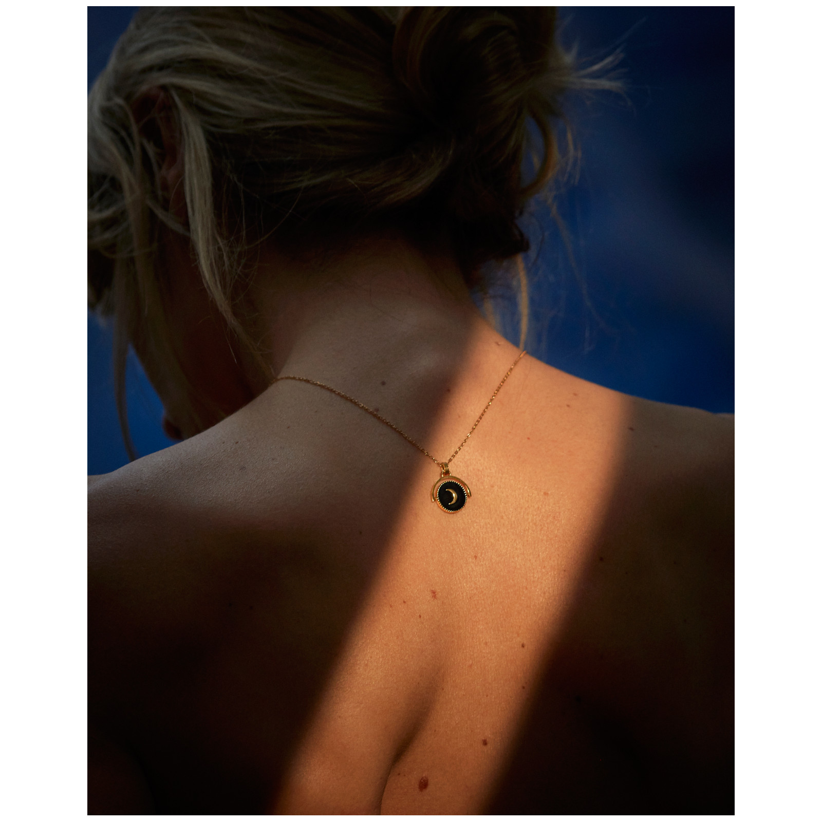 Astres świeca z naszyjnikiem