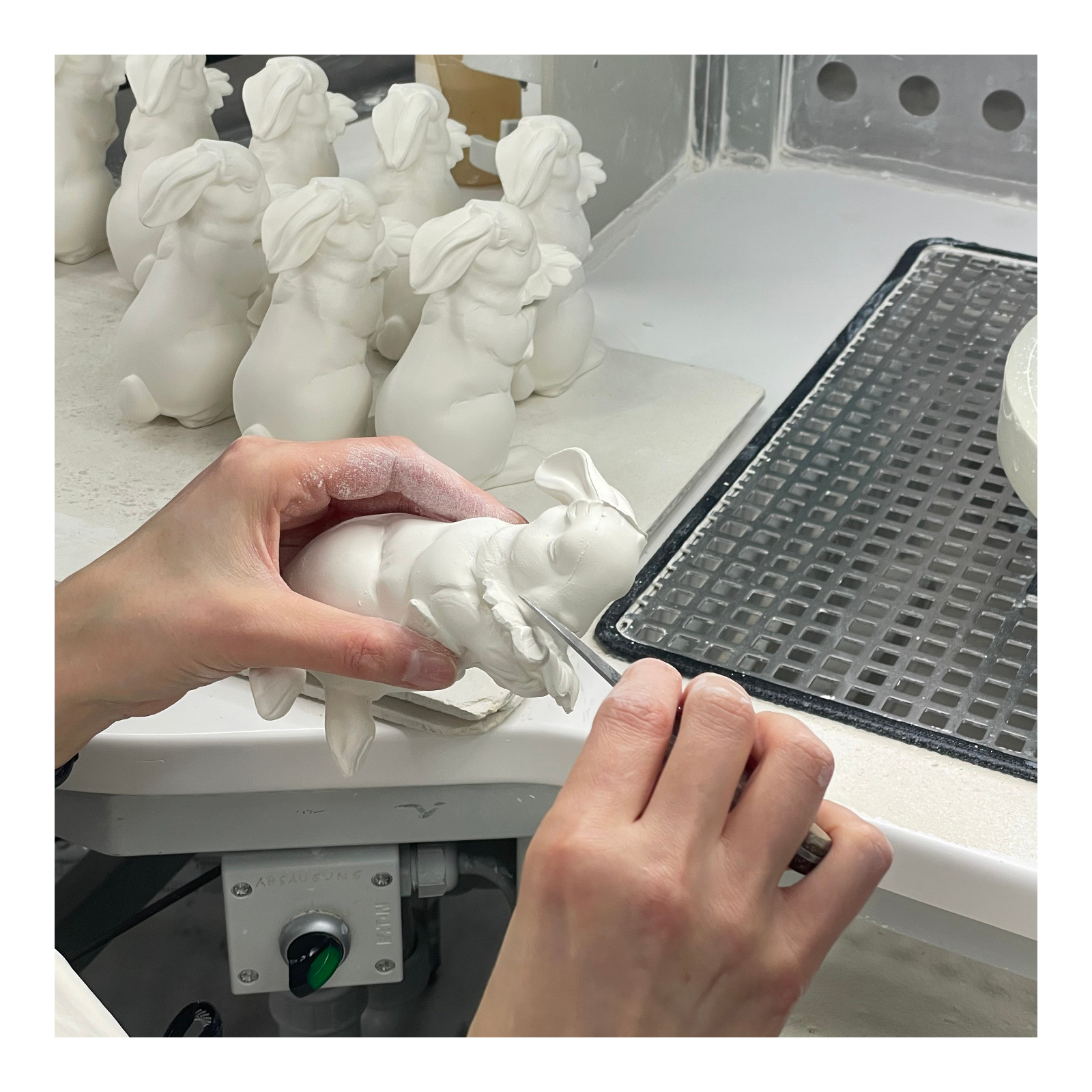 Zając Amelia malowany kwiat-porcelanowa figurka Furstenberg