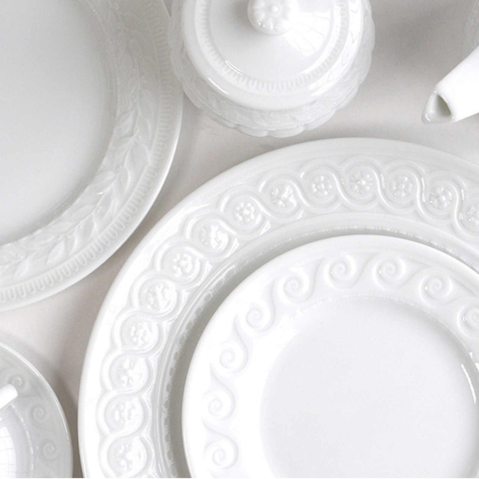 Bernardaud Talerz 19 cm Louvre