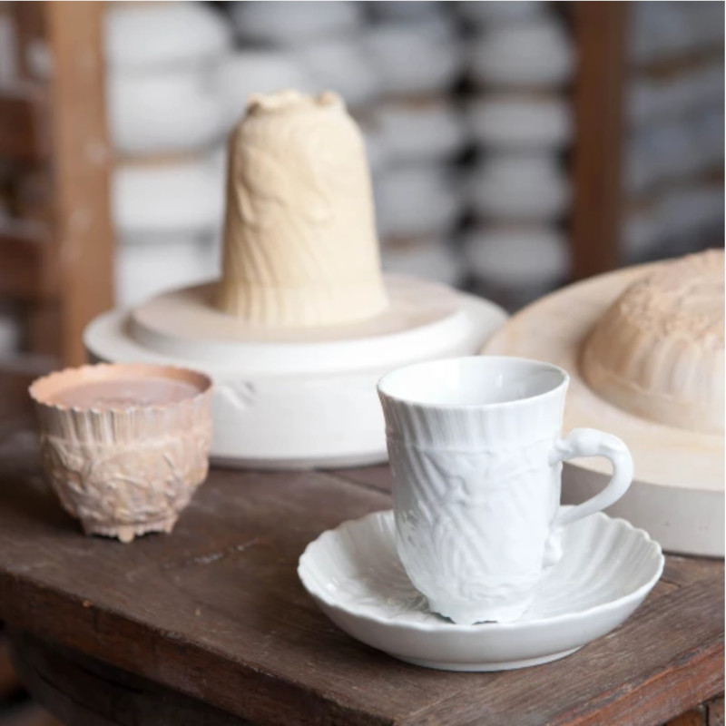 Meissen Filiżanka  wysoka Łabędź biały