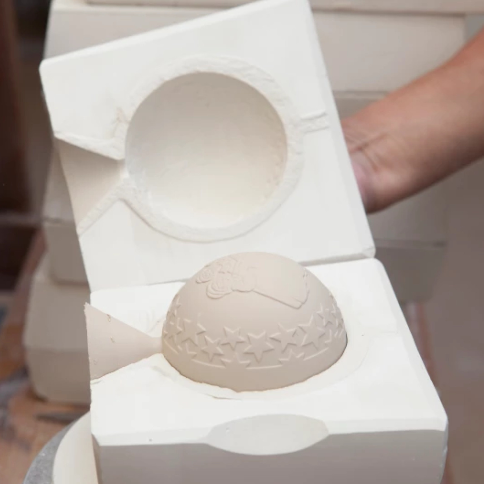 Meissen Bombka Star red