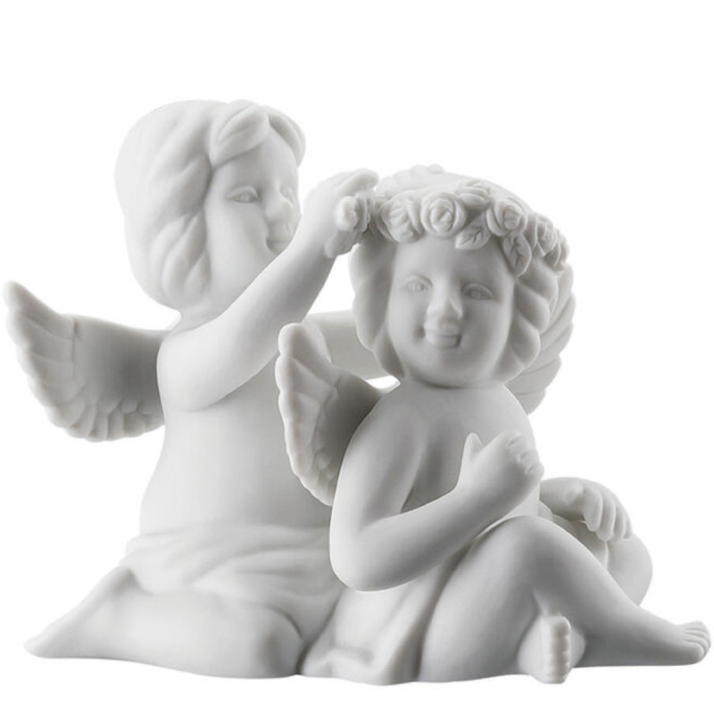 Para aniołów średnich z kwiatami