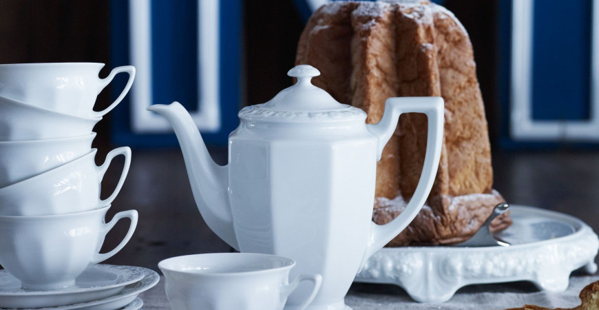 NA WIELKANOCNYM STOLE